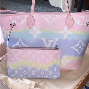 AUTHENTIC Louis Vuitton ESCALE NEVERFULL MM